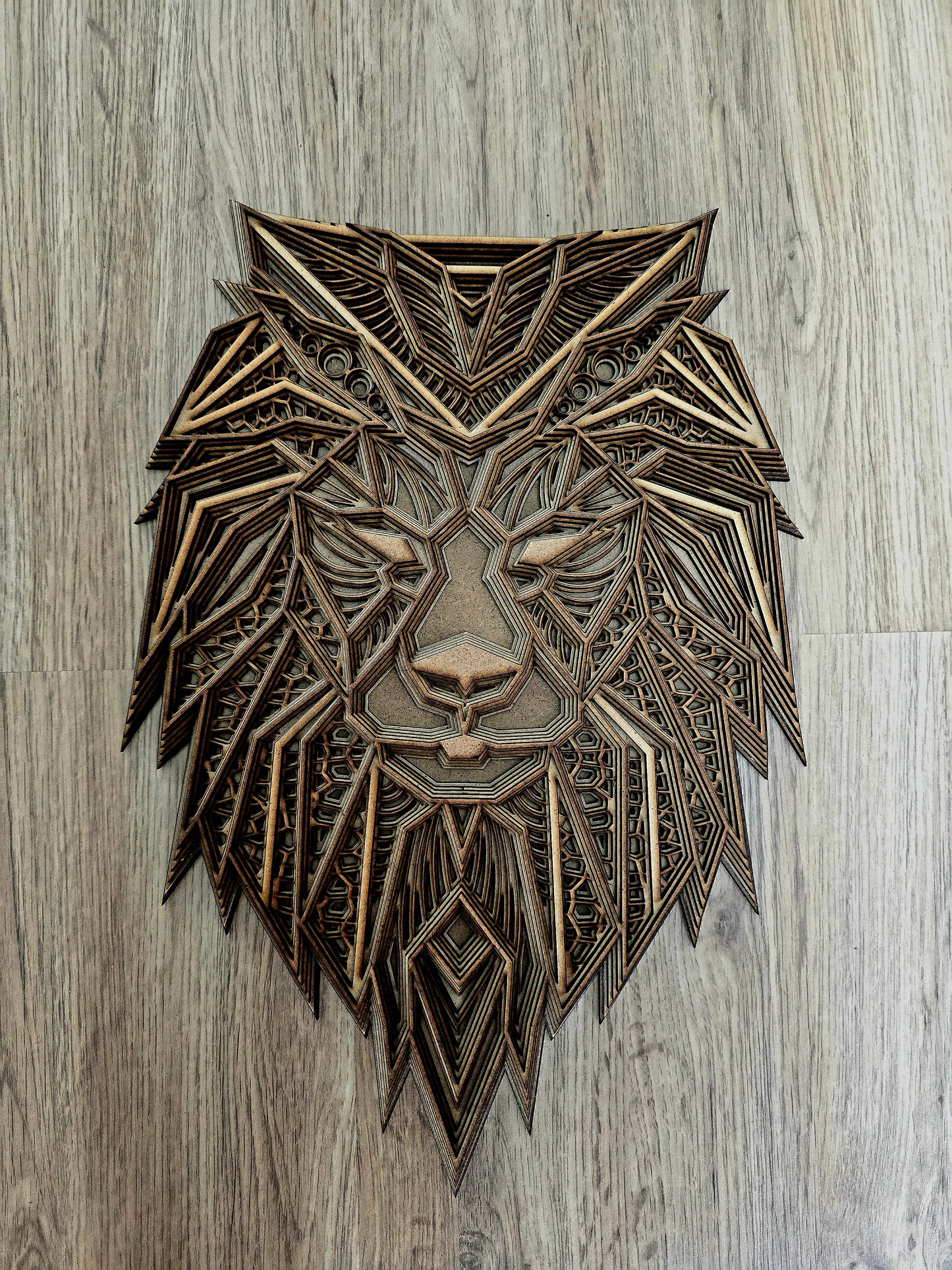 Quadro da parete 3D a forma di leone intagliato a mano in legno – Moderna decorazione da parete